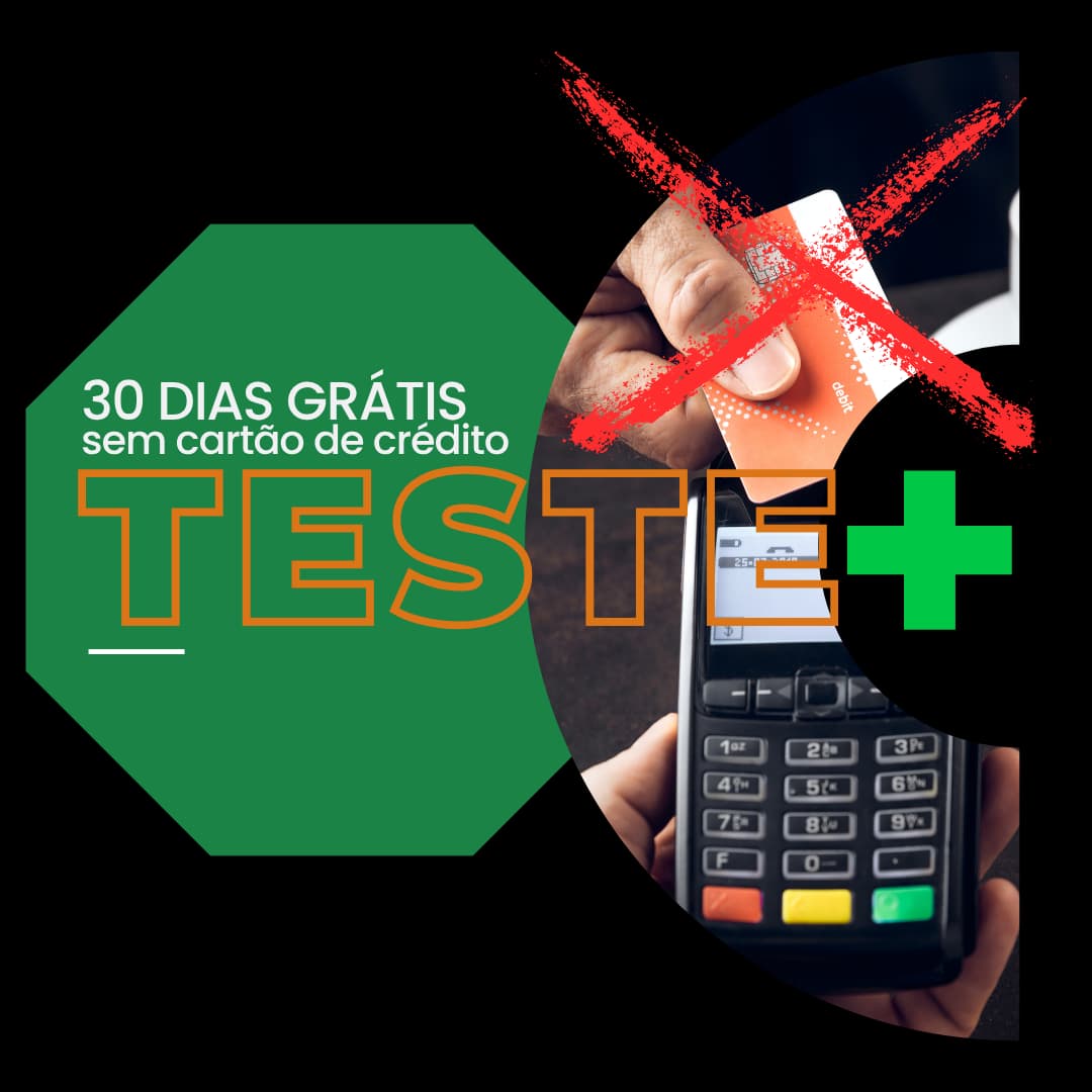 Mulher feliz mostrando que não precisa de cartão